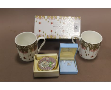 A STERLING SILVER BEATRIX POTTER NECKLACE & EARRING SET, PAST TIMES COMPACT & A PAIR OF ARTHUR PRICE MUGS