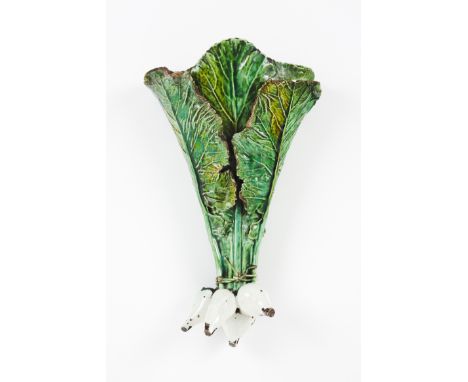 Hanging planter - turnip sauceIn glazed and polychrome terracottaManufacture of Caldas da RainhaPortugal, 19th/20th centuryMa