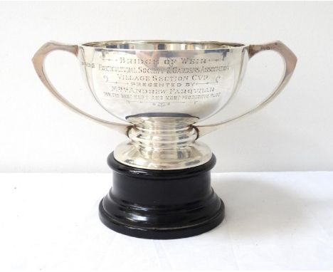 GEORGE V SILVER TROPHY CUPwith twin handles and engraved 'Bridge Of Weir Horticultural Society & Gardens Association Village 