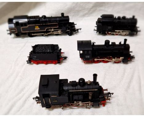 Four assorted 00/H0 locomotives to include 2 x Fleischmann and a Tri-ang R59 etc.  