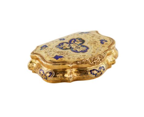  14k gold snuff box with engraved ornament of floral garlands and grapes with blue enamel. The period of William III of Pruss