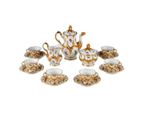  Luxurious Meissen coffee service for 6 persons. Coffee pot, sugar bowl, creamer and 6 pairs of cups and saucers. Decorated w