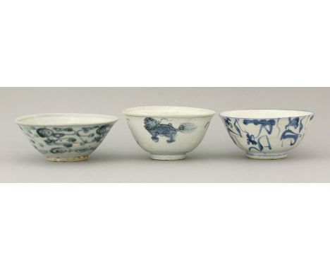 Two Zhangzhou blue and white Bowls, Ming dynasty (1368-1644), one with Buddhist lions and precious objects, another with clou