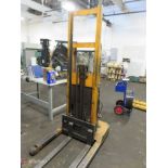 Big Joe Model 2018-A6 2,000-Lb Lift