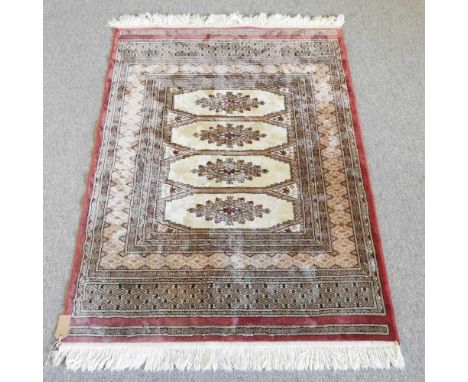 A modern Persian rug, 145 x 96cm