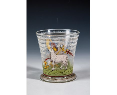 Bedeutender Becher mit Lamm Gottes und Pelikan Thüringen, Lauscha, datiert ''1696'' Geweitete Wandung mit gestauchtem Standri