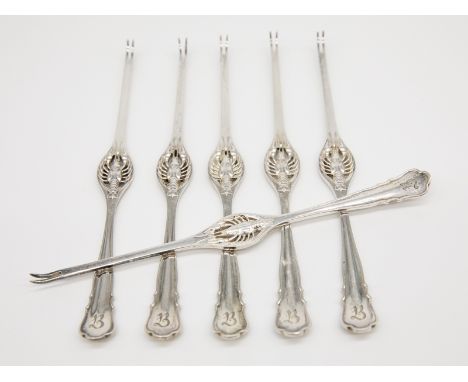 6 Hummergabeln "Chippendale", Wilkens/Bremen, 20. Jh. 800/-Silber, Gesamtgewicht ca. 200 g; in der Mitte oval erweiterte, tei
