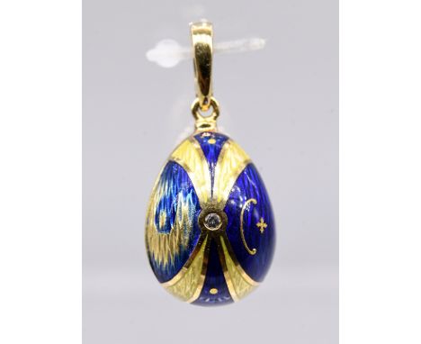 Anhänger mit Emaille und kleinem Diamanten ca. 0,02 ct, Fabergé, Victor Meyer, No. 25/500, 20. Jh. 750/- Gelbgold. Gesamtgewi