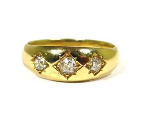 Pretty 18ct Yellow Gold Edwardian Style Ring set with Three Diamonds.  Finger size 'P'  5.9g