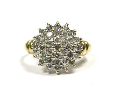 9ct Yellow Gold Diamond Cluster Ring. Finger size 'O'  2.5g   