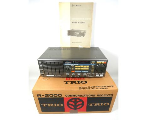 Kenwood Trio Comms Receiver level R-2000 with original box, packaging and Instuction manual. No mains lead.  See photos. 