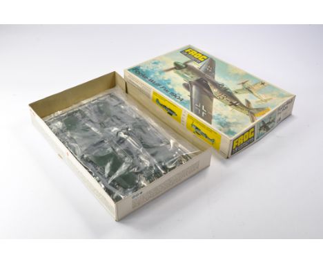 Revell 1/32 plastic model aircraft kit comprising Focke-Wulf Fw109A. Kit is complete and unstarted. 