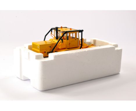 Schuco 1/32 Farm Model issue comprising Kirovets 4WD Articulated K-700A Tractor. Excellent and secured in inner Box, missing 