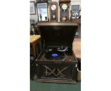 An Oak Cased Vintage His Masters Voice Windup Gramophone 