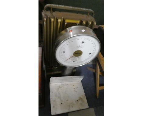 A Vintage Set of Avery Metric Scales Together with a Vintage Heater 