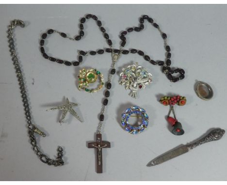 A Collection of Vintage Costume Jewellery, Brooches and a Crucifix 