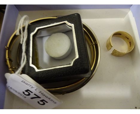 2 BANGLES WHITE AND YELLOW METAL PLUS 'LUCKY' RING