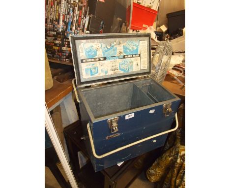 VINTAGE CLAYTON STAYKOLD COOL BOX