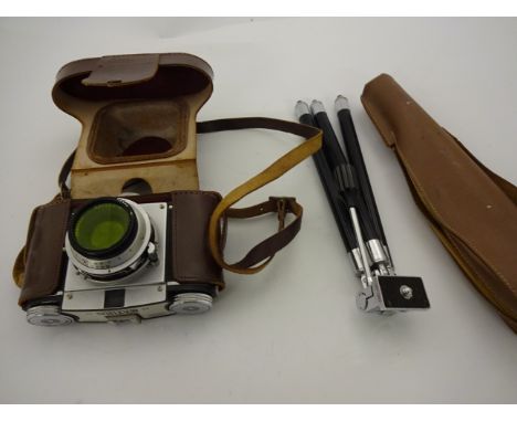 BRAUN PAXINA VINTAGE CAMERA AND TRIPOD