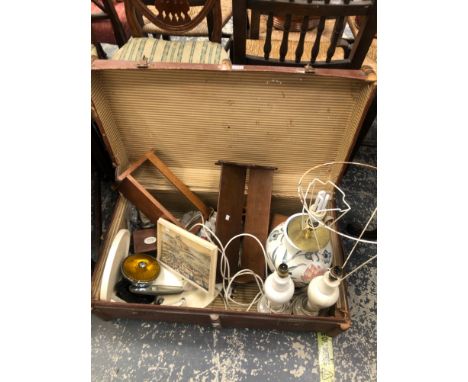 A VINTAGE TRAVELLING TRUNK AND VARIOUS BYGONES, INCLUDING TABLE LAMPS, CAR ACCESSORIES ETC