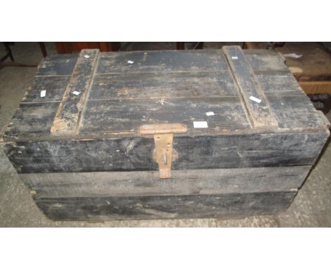 Vintage stained probably pine trunk with metal lock and rope handles. (B.P. 21% + VAT) 