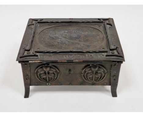 Art Nouveau French bronze casket, the lid with relief decoration of the head of a young woman surrounded by the words ' L'amo