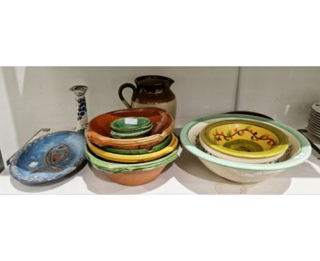 Collection of utilitarian kitchen pottery&nbsp;including a group of French-style glazed terracotta bowls in sizes, an Emma Br