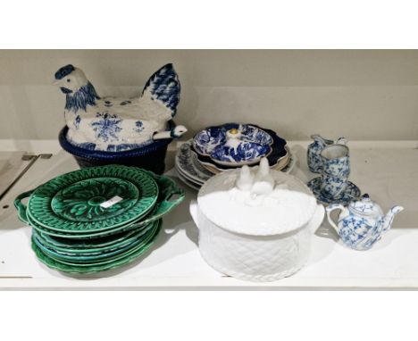 Group of late 19th century green glazed majolica leaf-shaped dishes&nbsp;including Wedgwood examples and others, a late 19th 