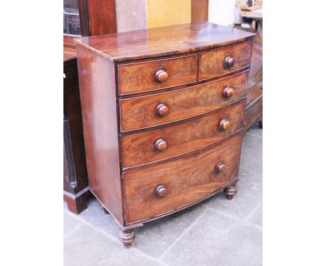 A Victorian mahogany bow front chest of drawers. H119cm