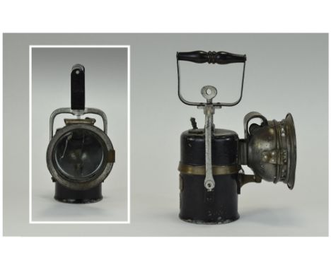 A Vintage Metal Railway Lamp Made By The Premier Lamp Co, Leeds. Reg No.686127. Height 10.25 Inches. 