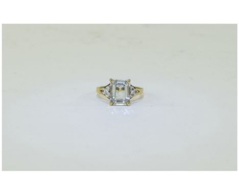 9ct Gold Aquamarine & Diamond Ring Central Aquamarine Set Between Six Round Cut Diamonds, Fully Hallmarked, Ring Size K.