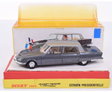 French Dinky Toys Boxed 1435 Citroen Presindentelle,metallic grey body, with flag, French paper label missing of bonnet emble