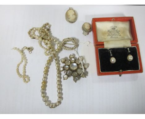 A COLLECTION OF JEWELLERY to include a moonstone brooch, pearl necklace, cameo pendant together with a pair of white gold pea