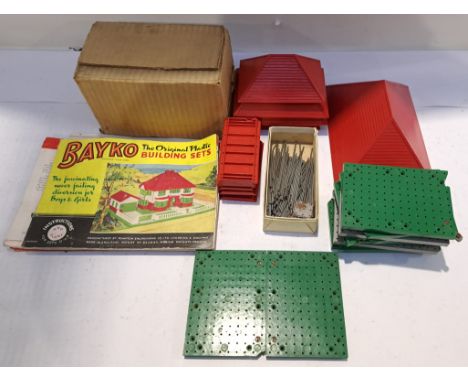 Bayko, a unboxed Group of Construction Toys. Although unchecked for completeness condition appears Fair Plus to Good. See Pho