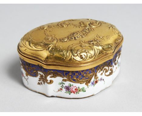 A SUPERB 18TH CENTURY PORCELAIN SNUFF BOX with blue and gilt decoration, garlands with a gold top, repousse with scrolls and 