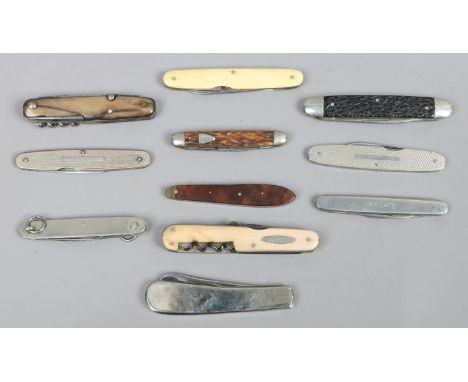 Eleven assorted folding pen knives. Including engine turned examples and others with ivory and tortoiseshell scales. 