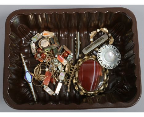A box of rolled gold jewellery, meter of pearl and agate etc.