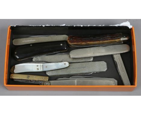 Eleven assorted folding pen knives. Some engine turned and also including mother of pearl and antler scales.