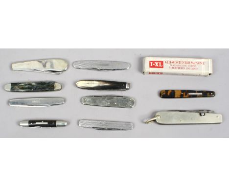 Eleven assorted folding pocket knives including Sheffield examples, horn and tortoiseshell scales. 