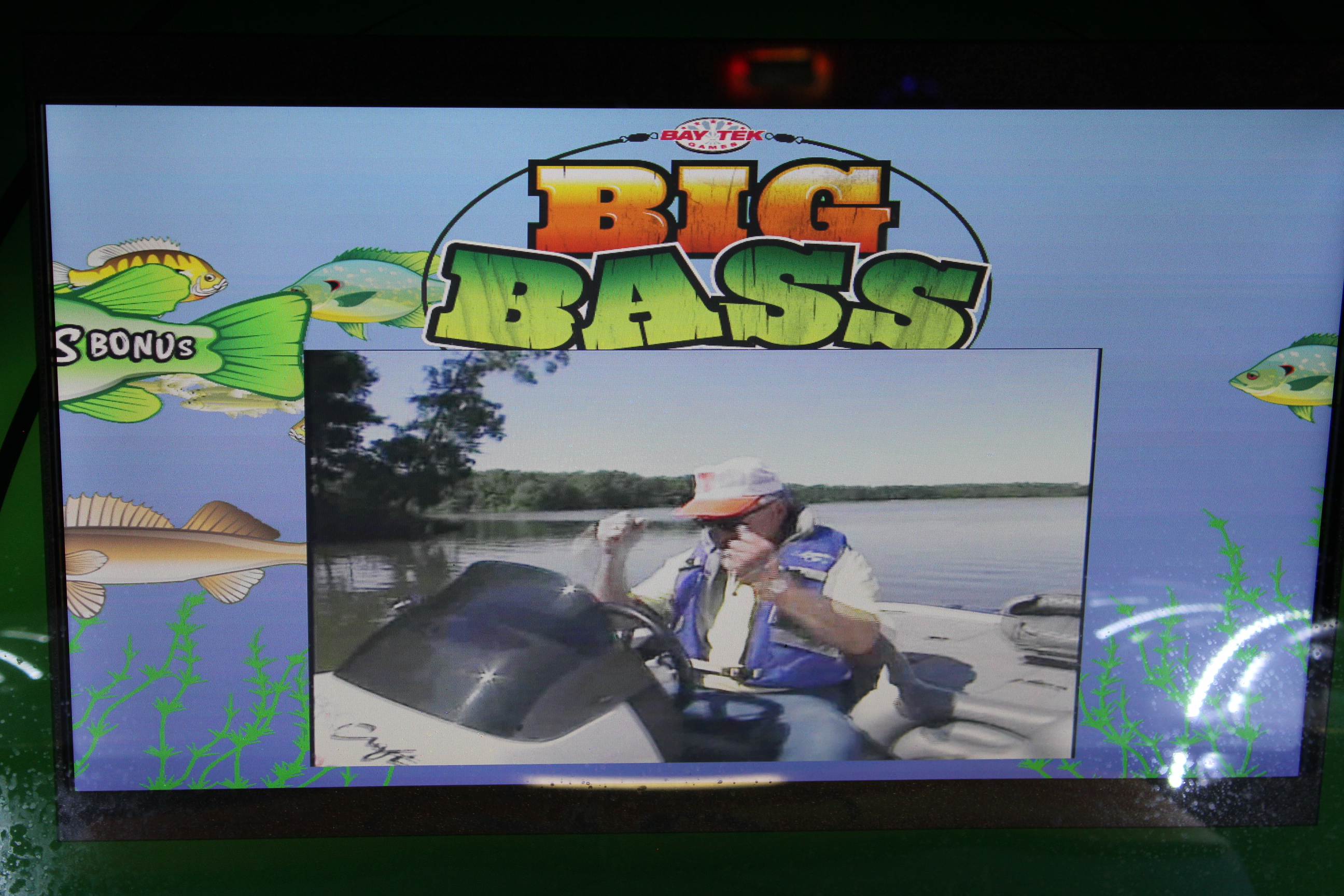 1X, BIG BASS WHEEL PRO, VIDEO GAME **** CARD SWIPE SYSTEM & GAME PRIZES