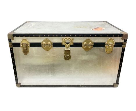 Large trunk, L90cm