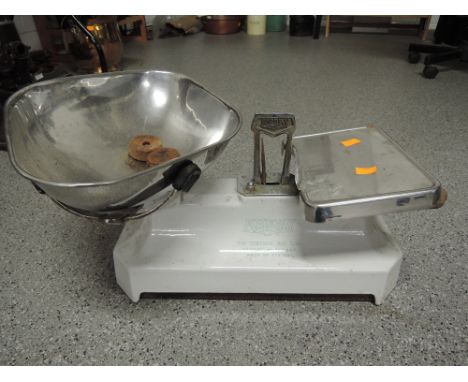 A set of Avery 20LB Scales in stainless steel and white enamel pat no. 402, 547