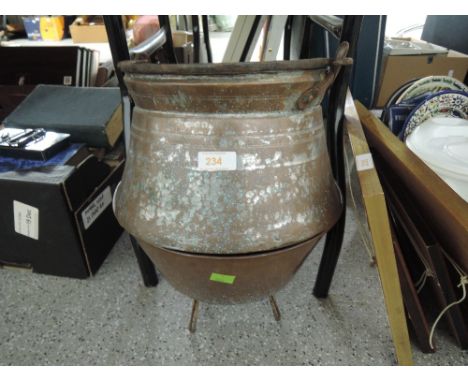 Two vintage copper vessils