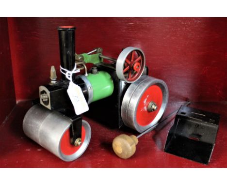 Mamod steam roller traction engine