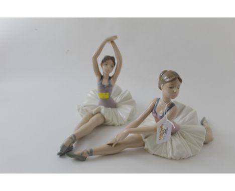Two Nao ballerinas