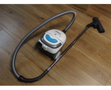 Zanussi compact vacuum cleaner
