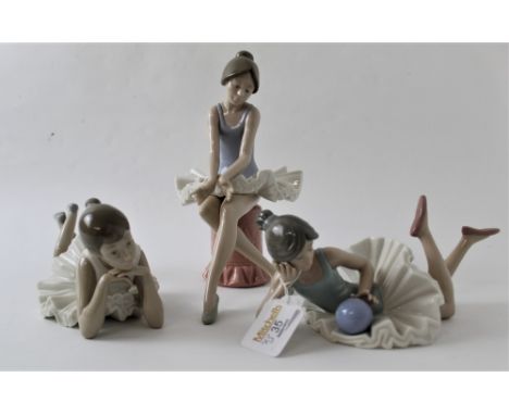 Three Nao ballerinas