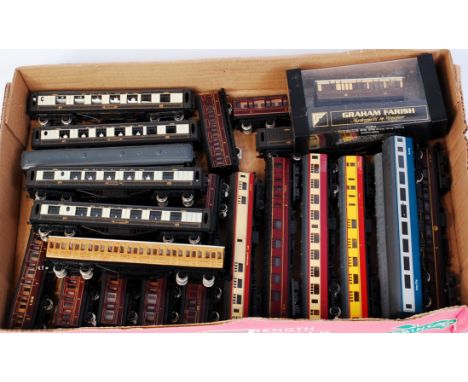 22 Farish, Lima, Trix N gauge coaches includes 5 Pullman cars