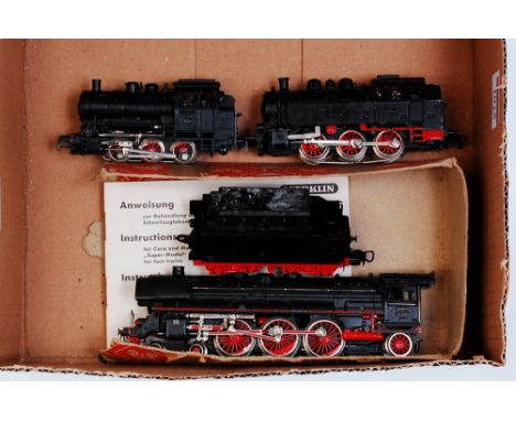Marklin 4-6-2 H0 engine and tender 01 097 version with real coal in tender good for age (G) together with 2 0-6-0 tank engine