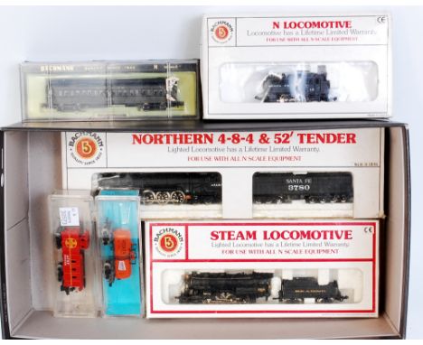 Bachmann N gauge 'Santa Fe' 4-8-4 locomotive with 52' tender (G-BG), a 'Reading' Consolidation 2-8-0 engine and tender, pony 